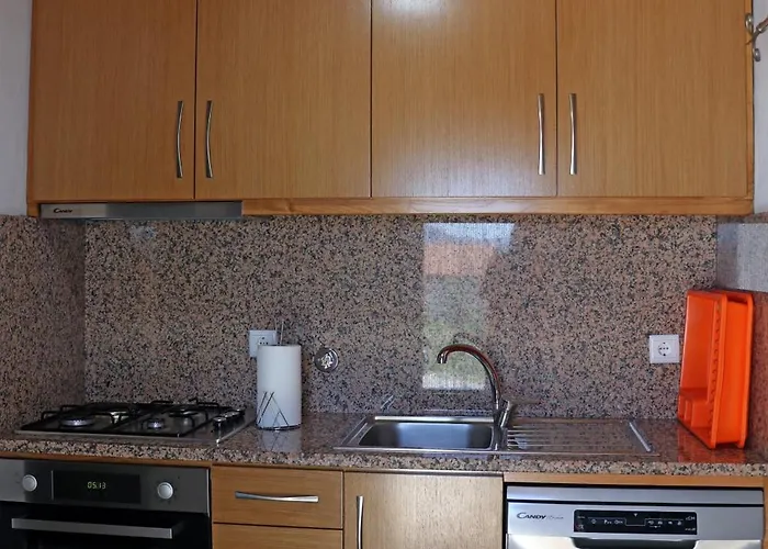 Mira Pombeira カストロ・ダイレ